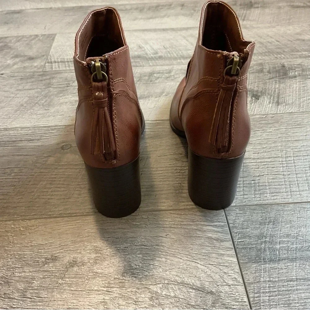 CL By Chinese Laundry Tassel Accent Cognac Burnished Western Ankle Boot Size 6.5